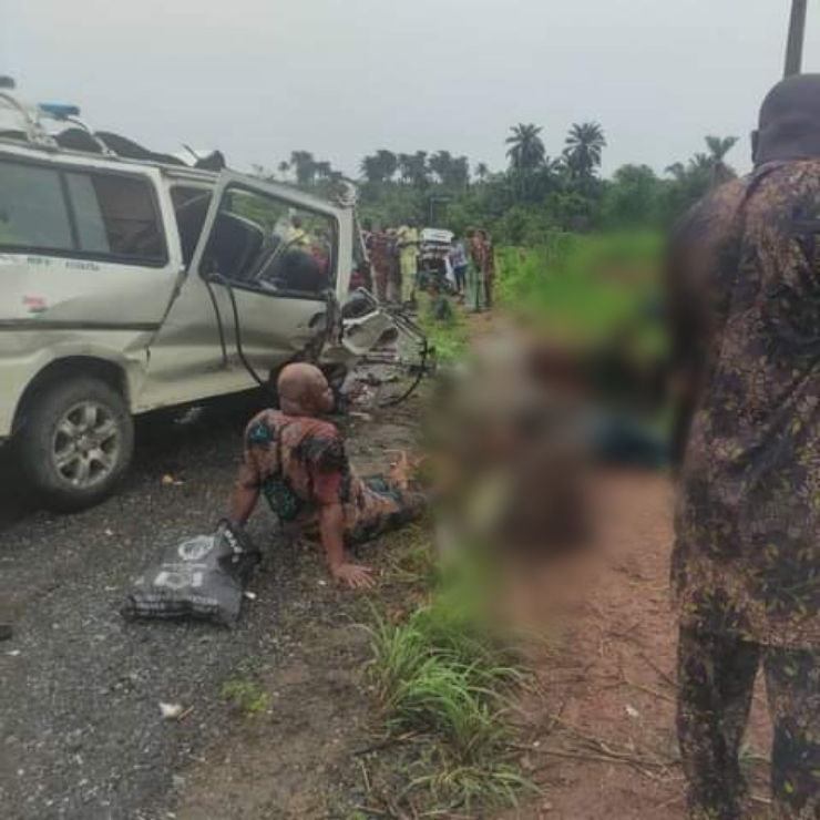 Seven die, 15 injured in Oyo road crash