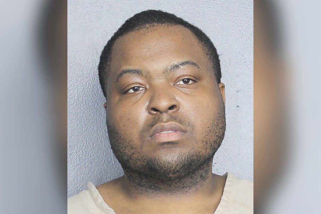 Singer Sean Kingston extradited to Florida and booked into jail over million fraud charges